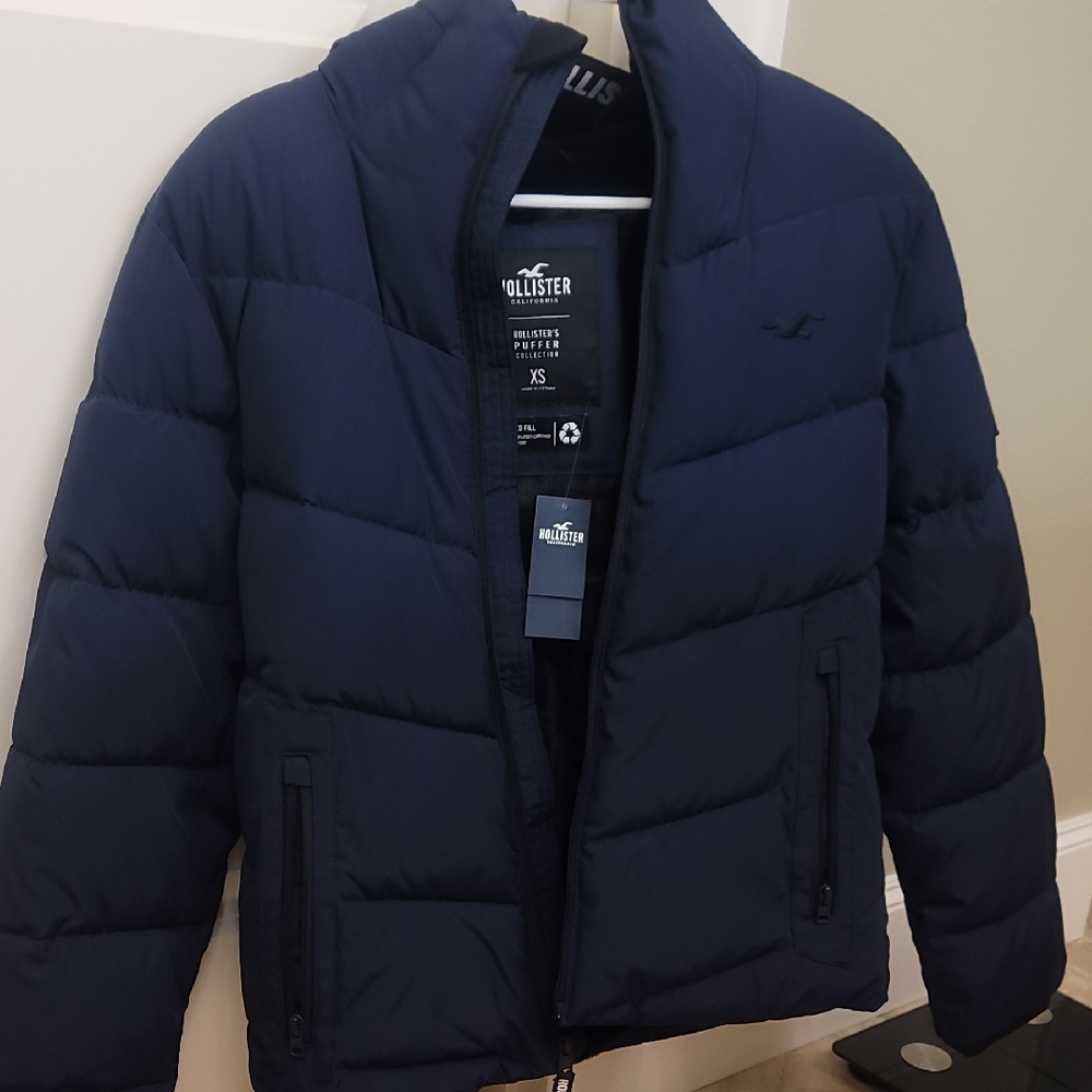 Hollister Brand New--Women's Dark Blue Puffer Jacket, Size XS